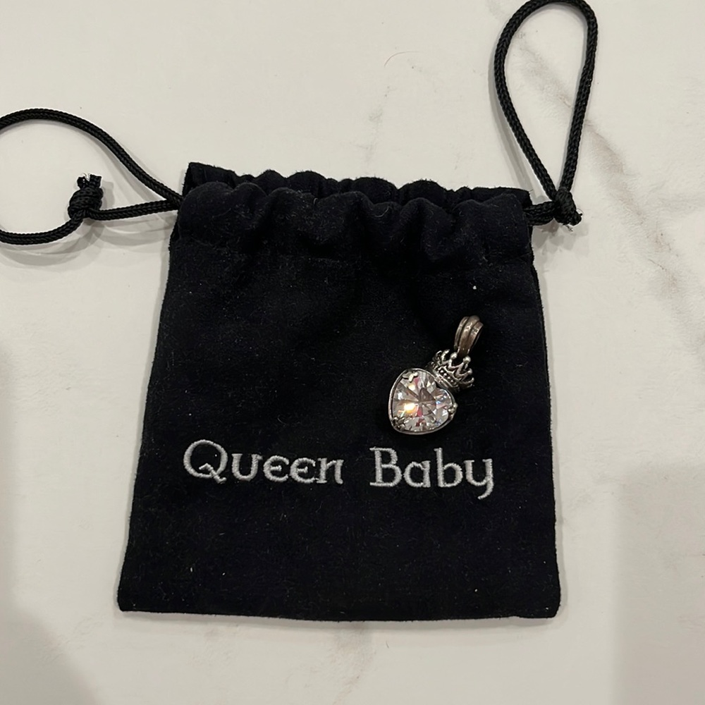 Queen baby heart pendant